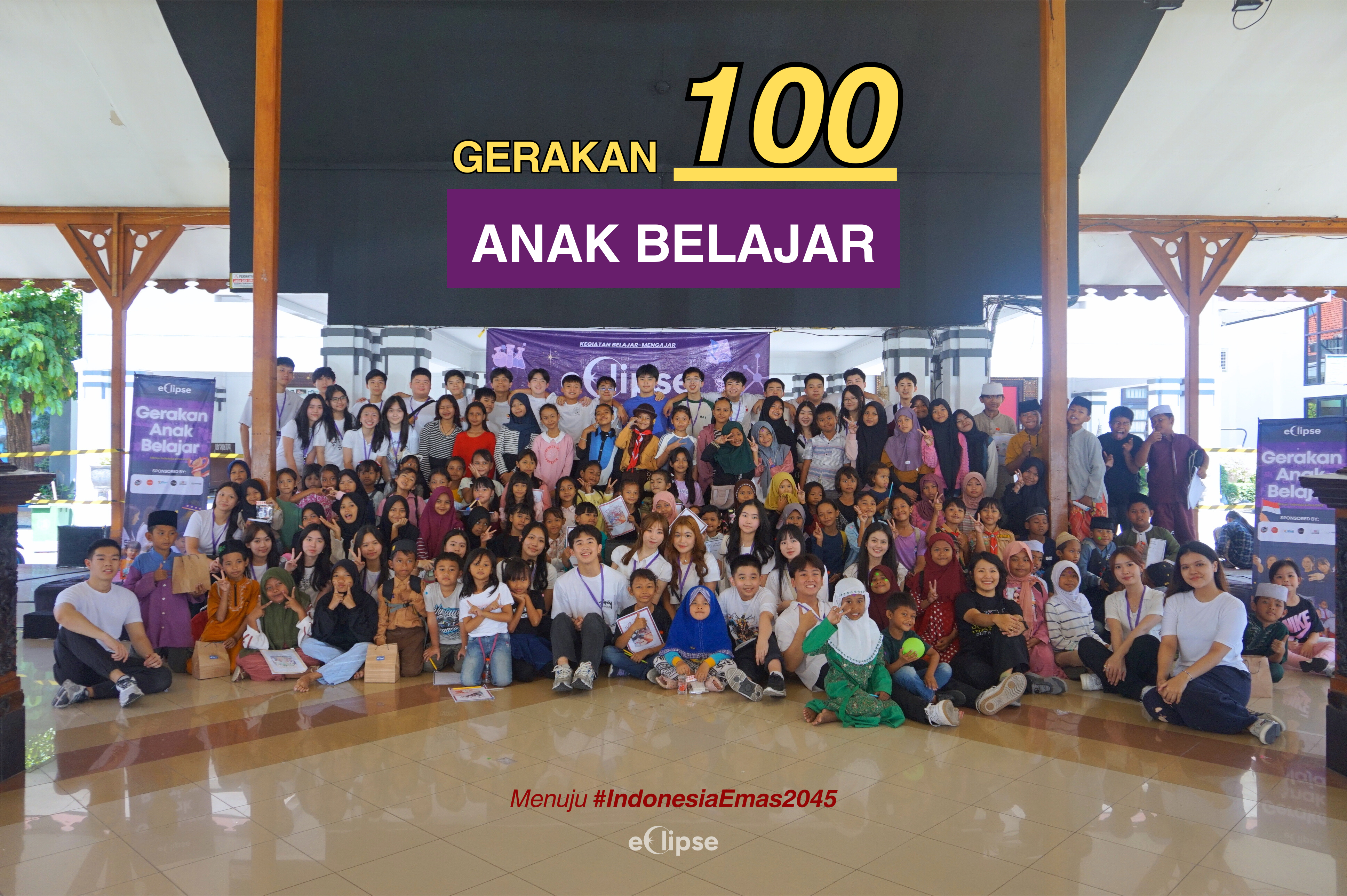 Children and volunteers at the Gerakan Anak Belajar event